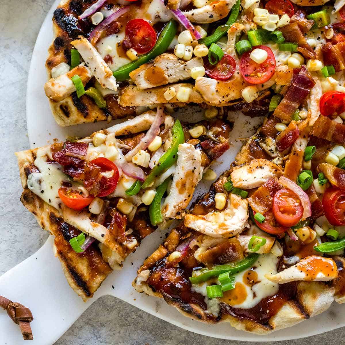 Grilled chicken pizza
